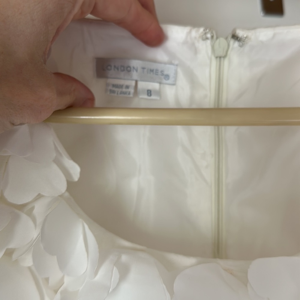 Cream white Aline dress with flower ruffle detail - Picture 2 of 4